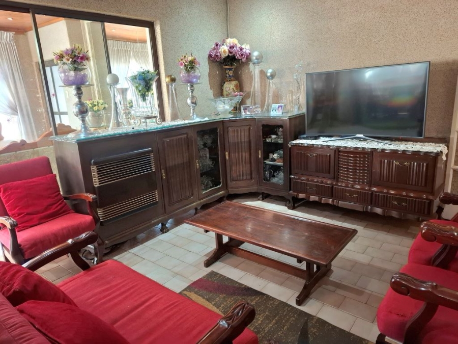 4 Bedroom Property for Sale in Toekomsrus Gauteng