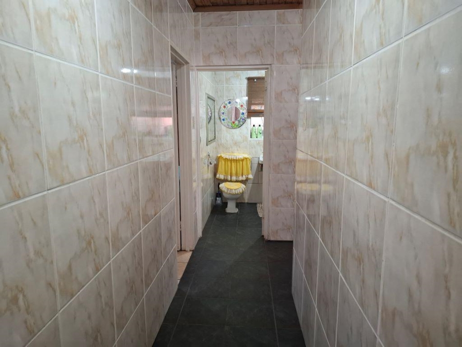 4 Bedroom Property for Sale in Toekomsrus Gauteng