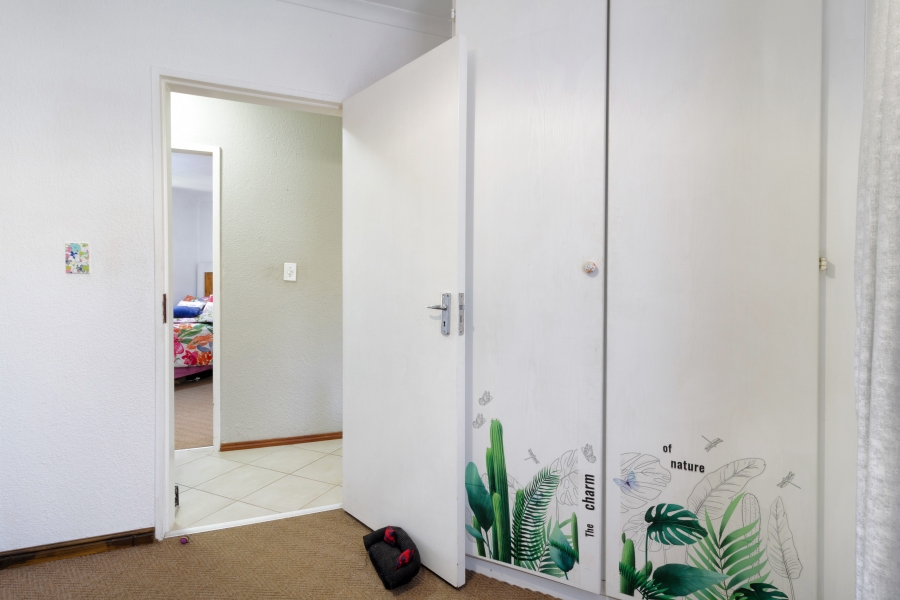 2 Bedroom Property for Sale in Wilgeheuwel Gauteng