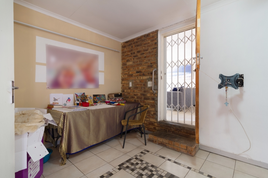 2 Bedroom Property for Sale in Wilgeheuwel Gauteng