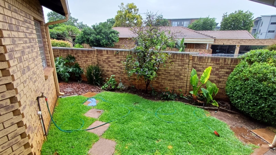 3 Bedroom Property for Sale in Die Hoewes Gauteng