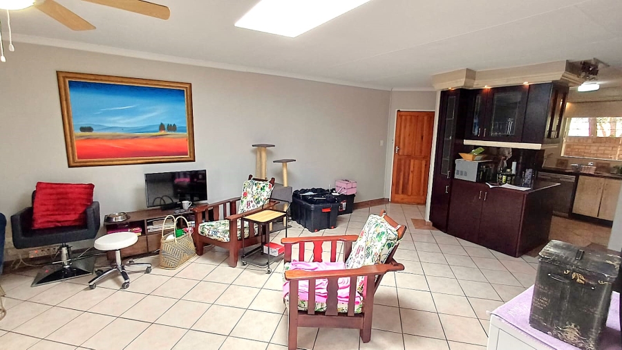 3 Bedroom Property for Sale in Die Hoewes Gauteng