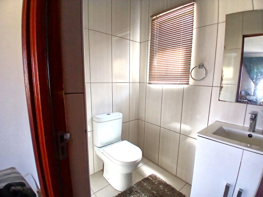 2 Bedroom Property for Sale in Blue Valley Golf Estate Gauteng