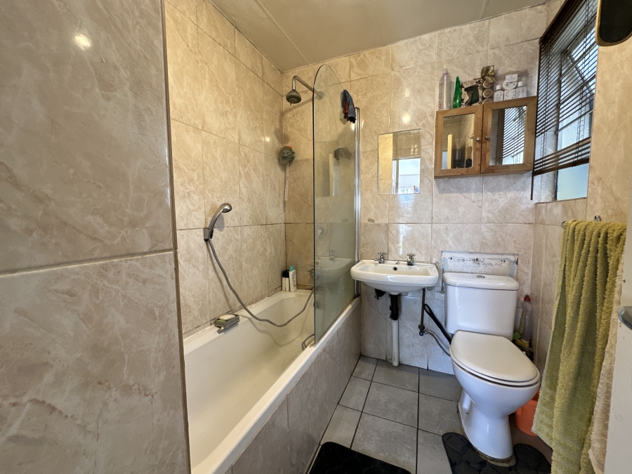 2 Bedroom Property for Sale in Ridgeway Gauteng