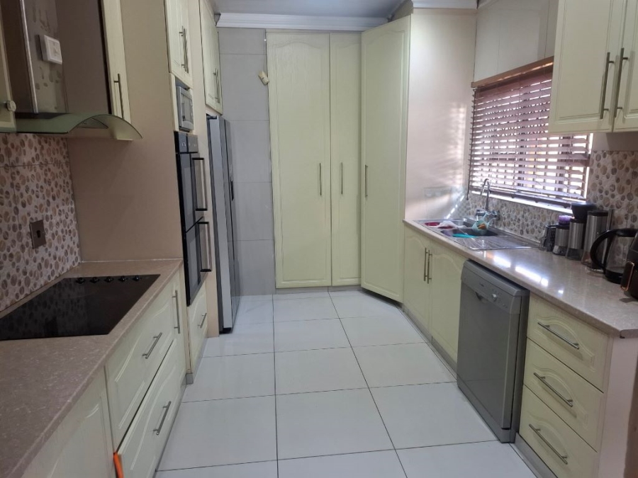 3 Bedroom Property for Sale in Hillshaven Gauteng