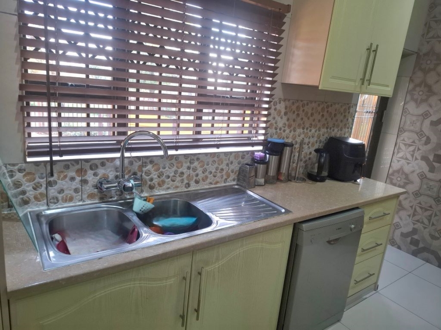 3 Bedroom Property for Sale in Hillshaven Gauteng