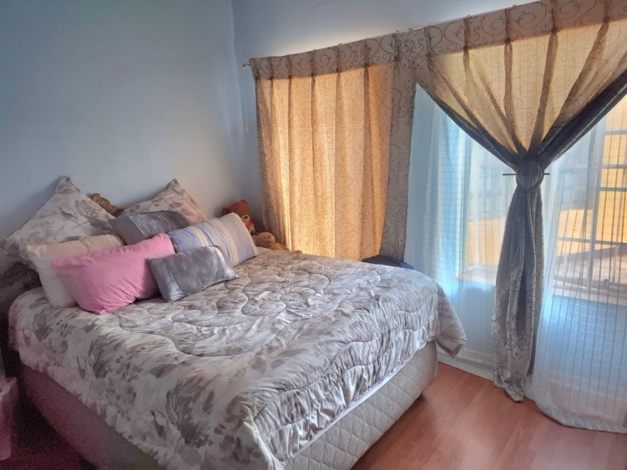 3 Bedroom Property for Sale in Hillshaven Gauteng