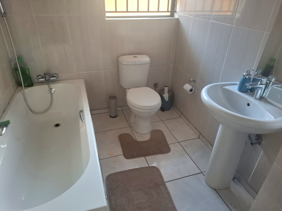 3 Bedroom Property for Sale in Hillshaven Gauteng