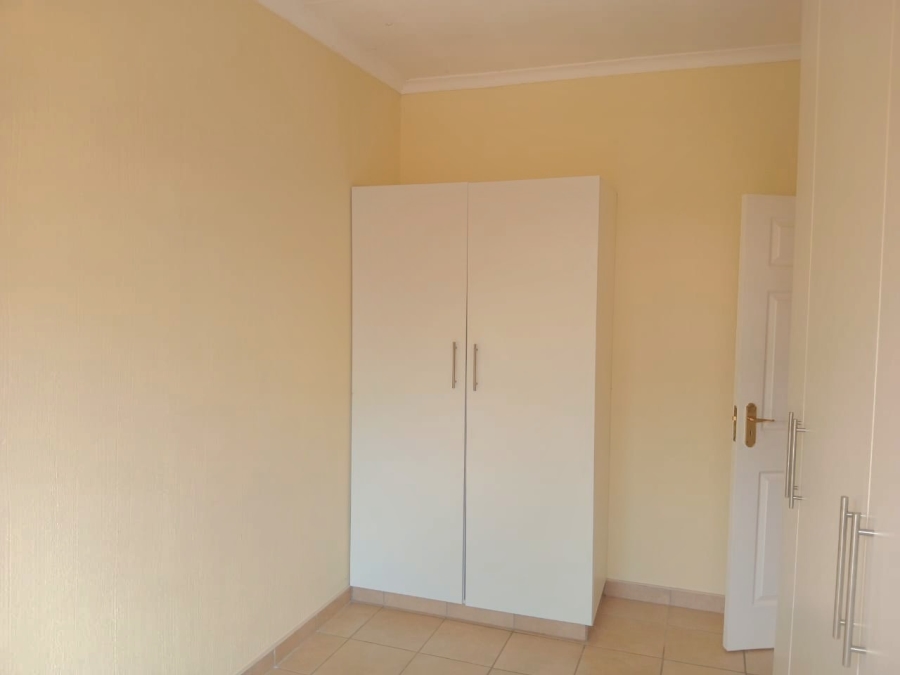 2 Bedroom Property for Sale in Greenhills Gauteng