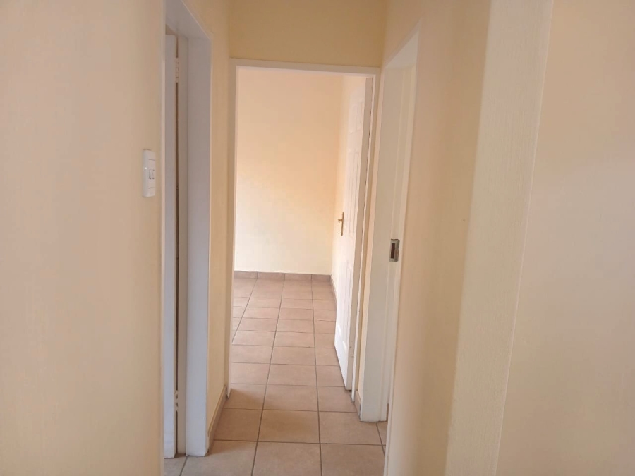 2 Bedroom Property for Sale in Greenhills Gauteng