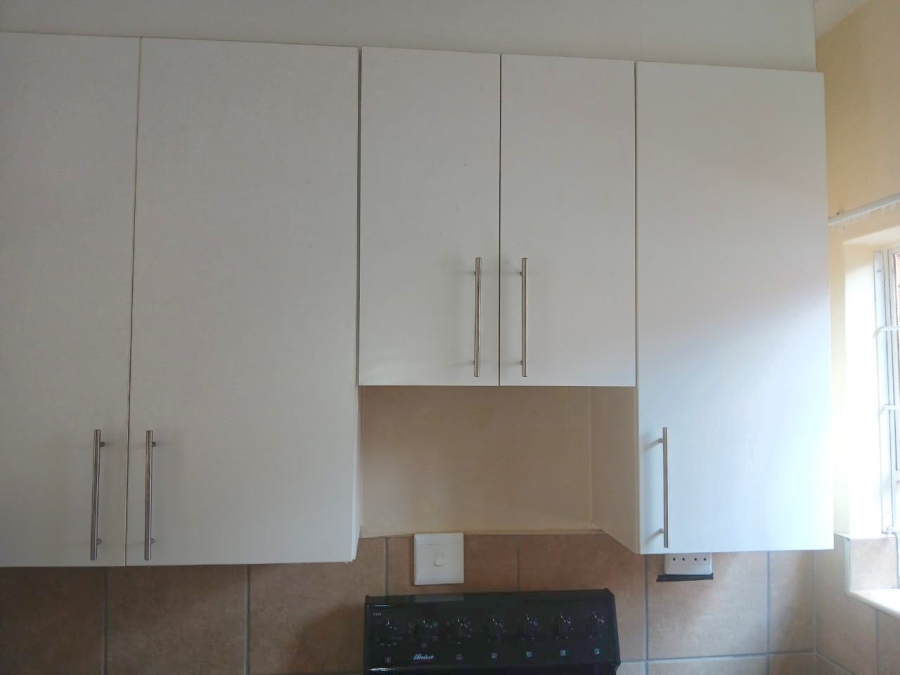 2 Bedroom Property for Sale in Greenhills Gauteng
