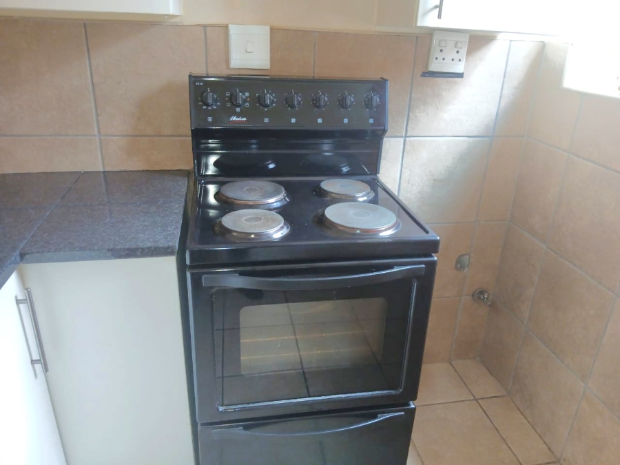 2 Bedroom Property for Sale in Greenhills Gauteng