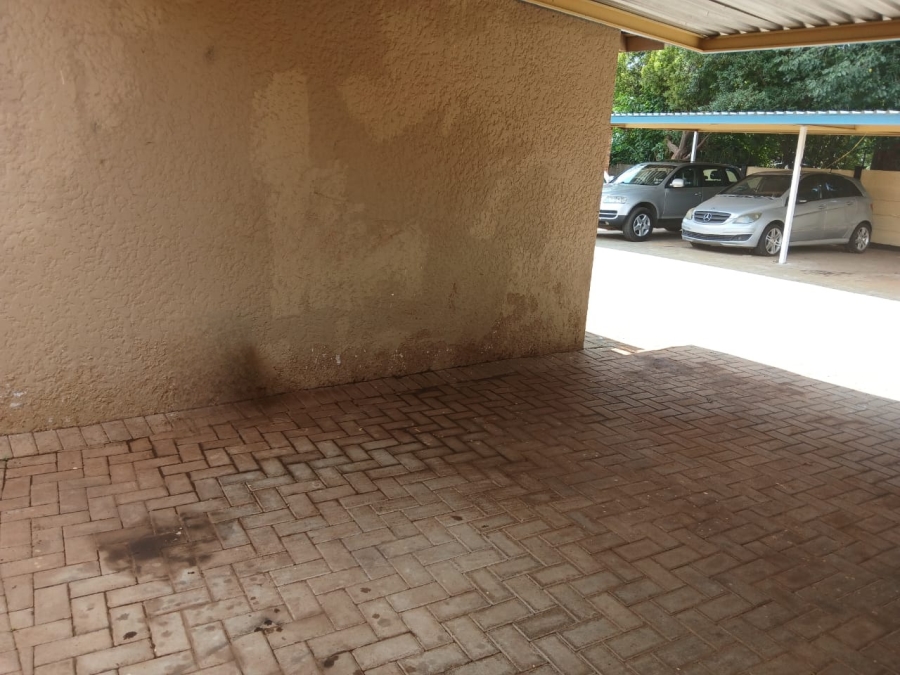 2 Bedroom Property for Sale in Greenhills Gauteng