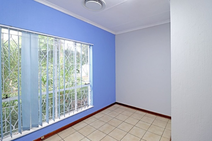 5 Bedroom Property for Sale in Orange Grove Gauteng