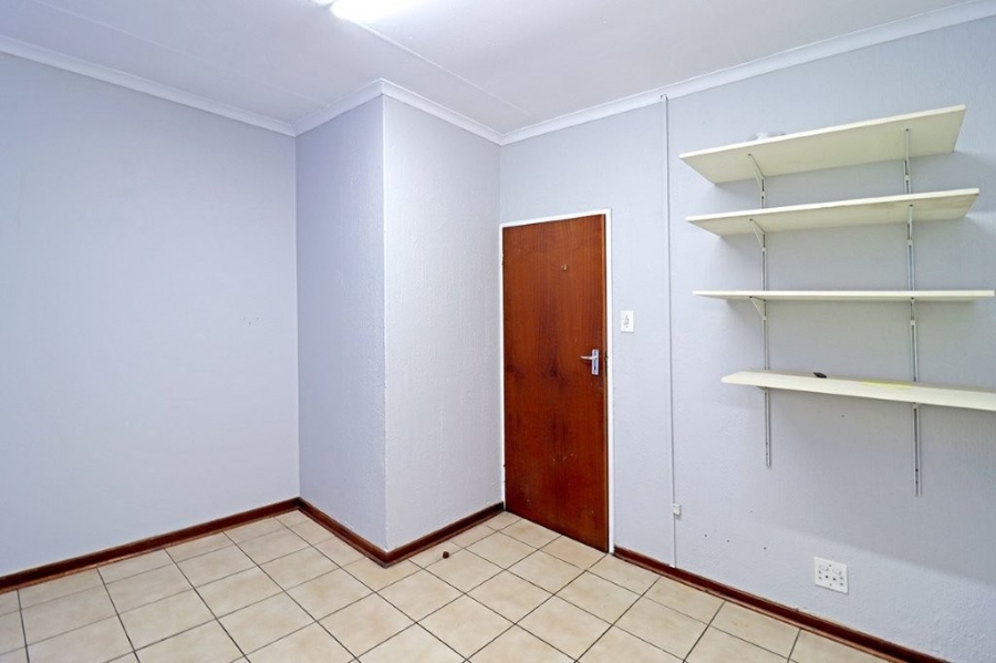 5 Bedroom Property for Sale in Orange Grove Gauteng