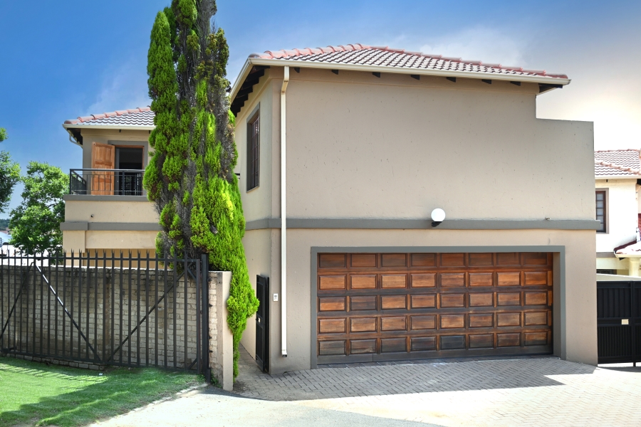 3 Bedroom Property for Sale in Noordwyk Gauteng