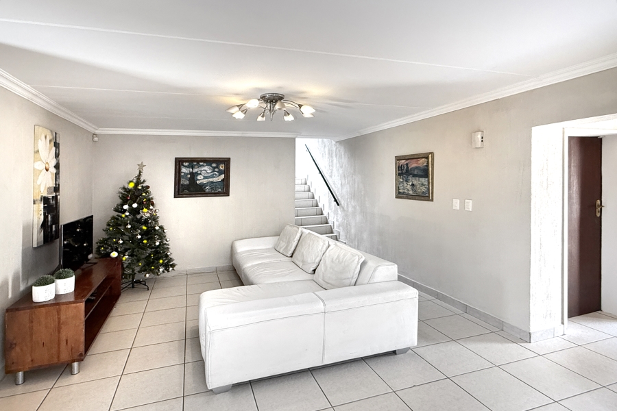 3 Bedroom Property for Sale in Noordwyk Gauteng