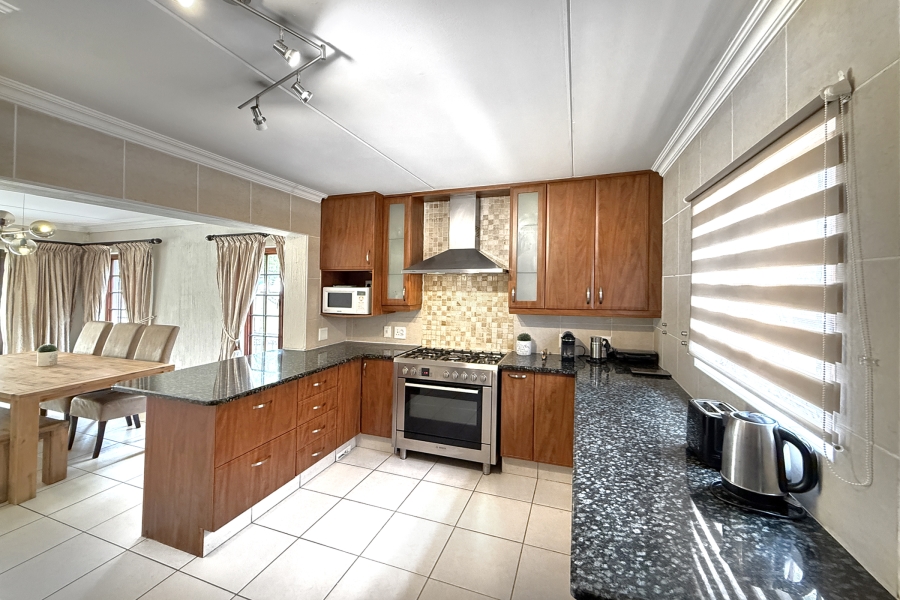 3 Bedroom Property for Sale in Noordwyk Gauteng