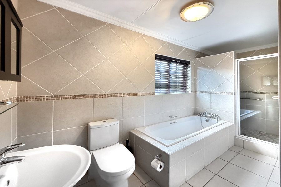 3 Bedroom Property for Sale in Noordwyk Gauteng