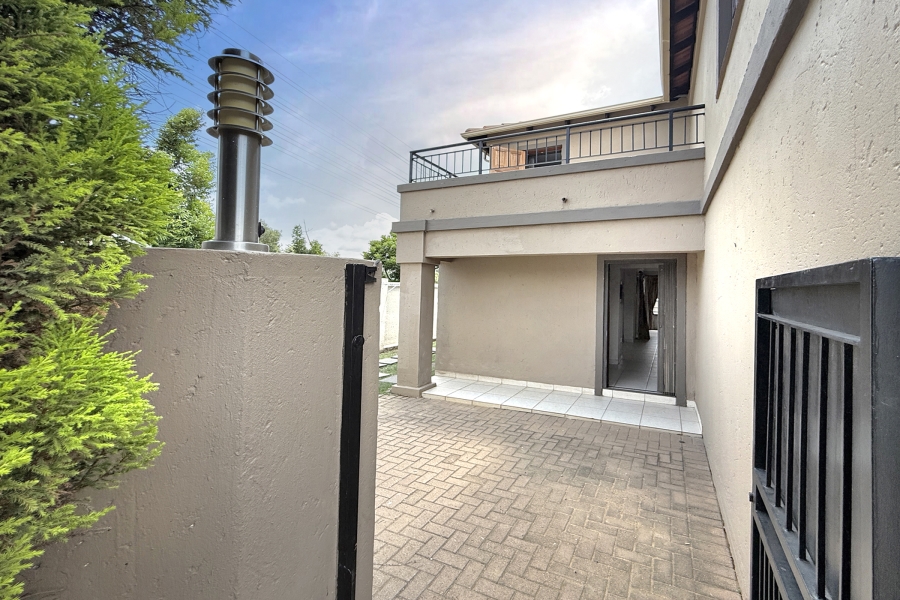 3 Bedroom Property for Sale in Noordwyk Gauteng