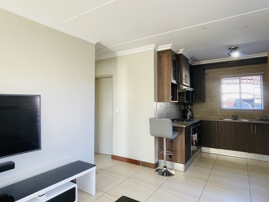 2 Bedroom Property for Sale in Andeon AH Gauteng