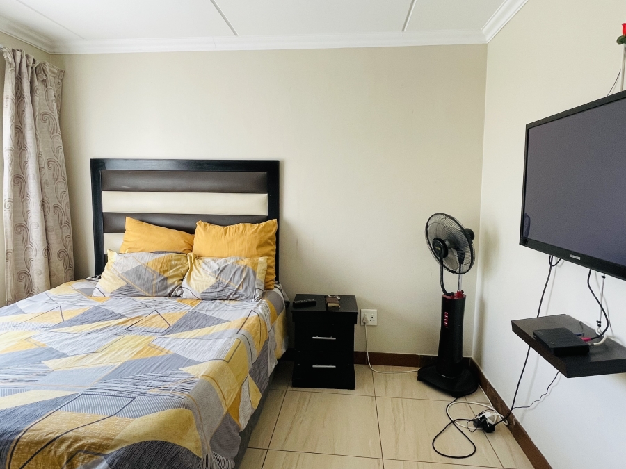 2 Bedroom Property for Sale in Andeon AH Gauteng