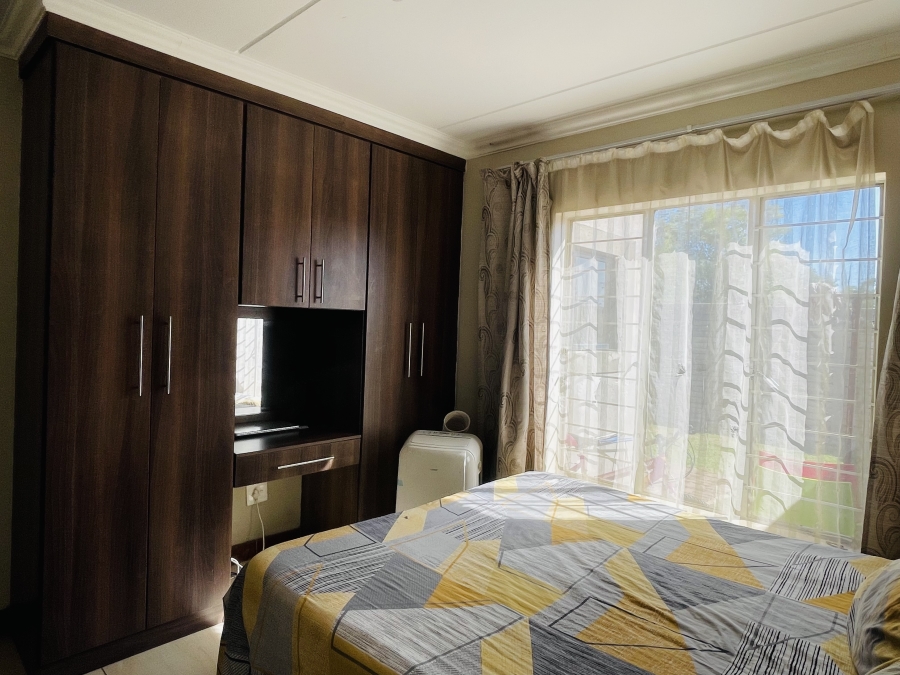 2 Bedroom Property for Sale in Andeon AH Gauteng