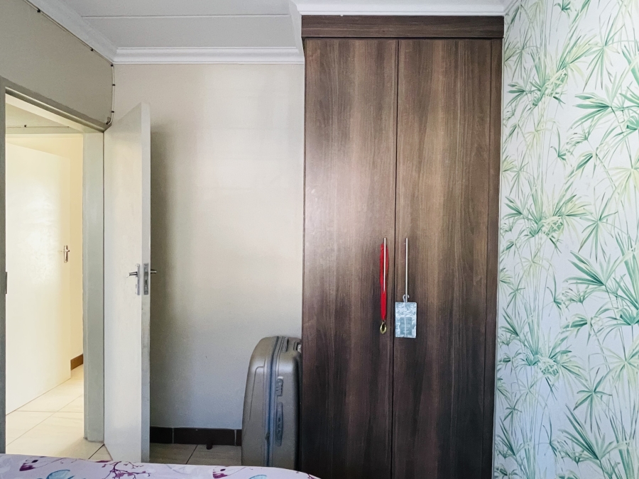 2 Bedroom Property for Sale in Andeon AH Gauteng