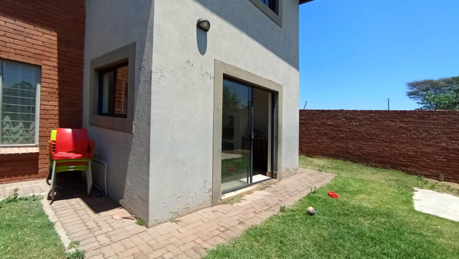 2 Bedroom Property for Sale in Andeon AH Gauteng