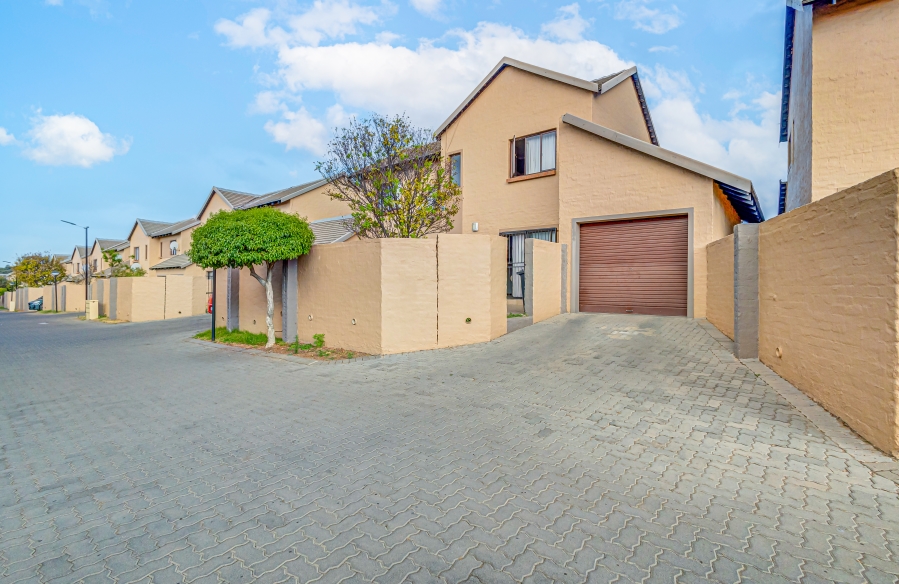 2 Bedroom Property for Sale in Carlswald Gauteng