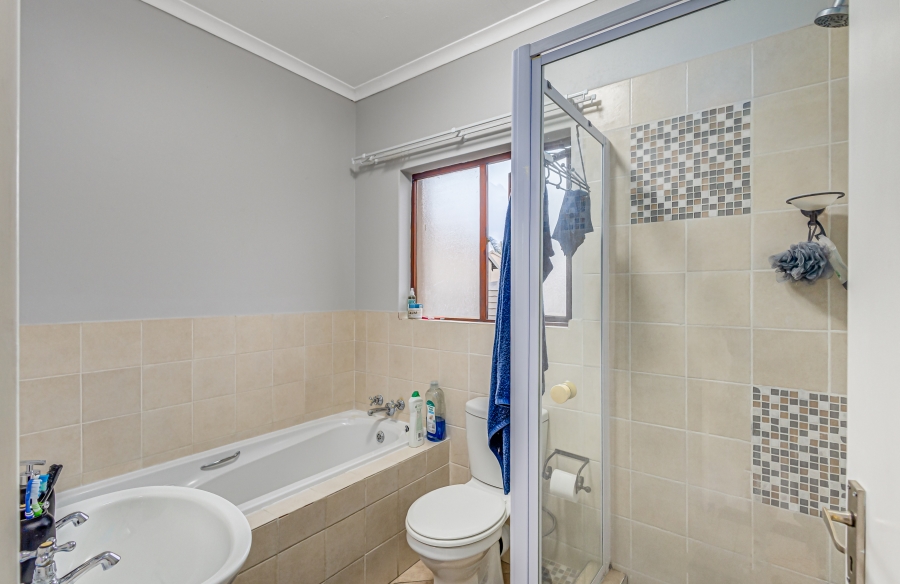 2 Bedroom Property for Sale in Carlswald Gauteng