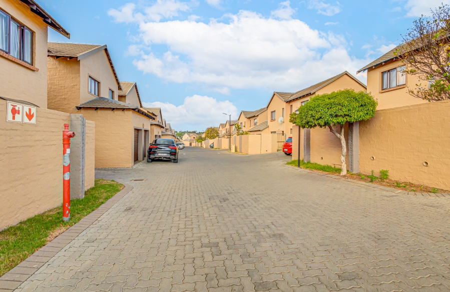 2 Bedroom Property for Sale in Carlswald Gauteng