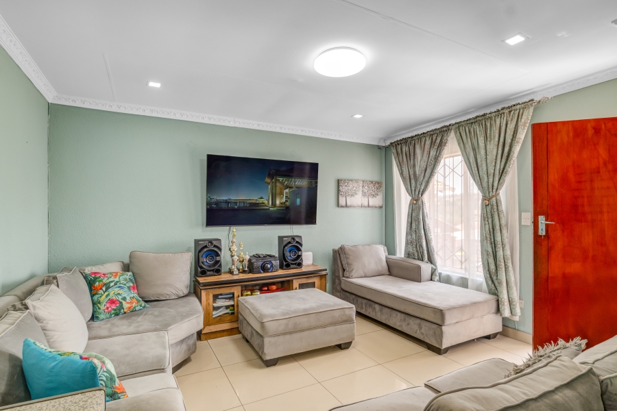 3 Bedroom Property for Sale in Mondeor Gauteng