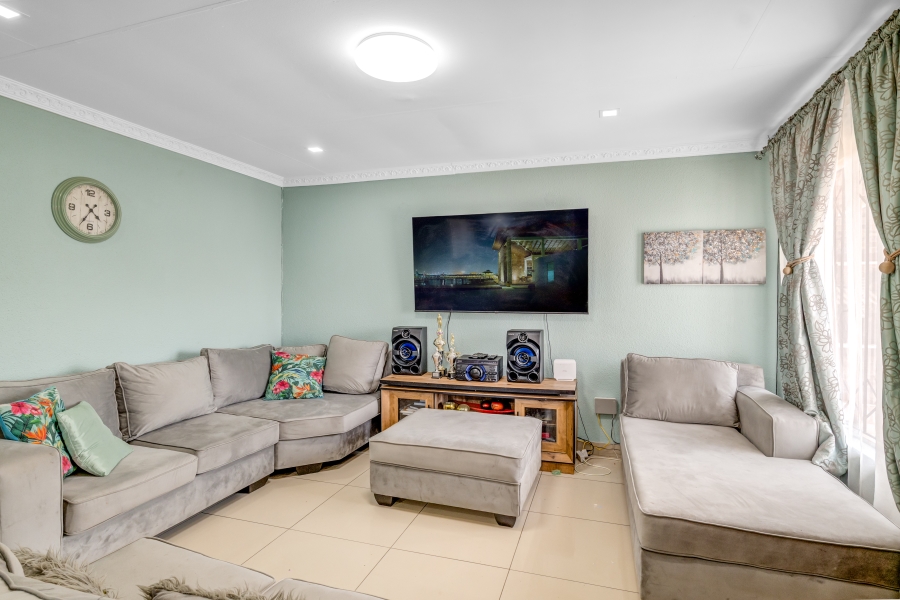 3 Bedroom Property for Sale in Mondeor Gauteng