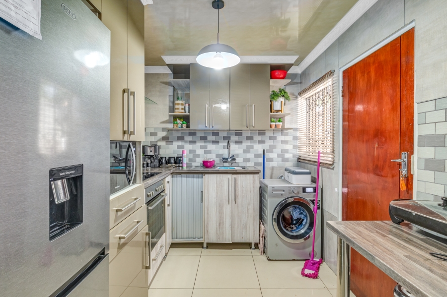 3 Bedroom Property for Sale in Mondeor Gauteng