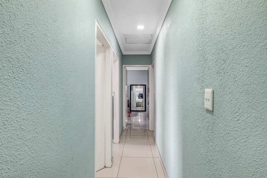 3 Bedroom Property for Sale in Mondeor Gauteng