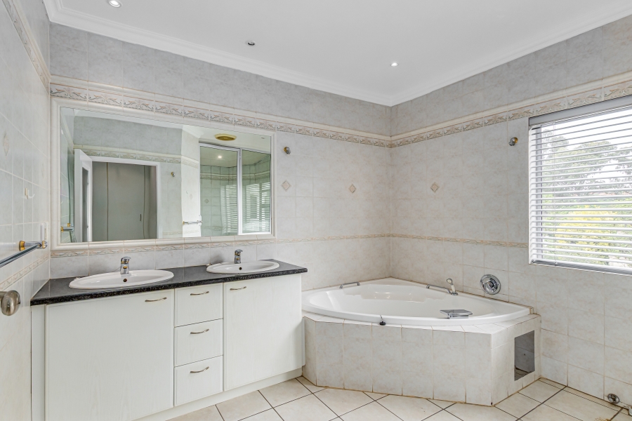 4 Bedroom Property for Sale in Kyalami Estates Gauteng