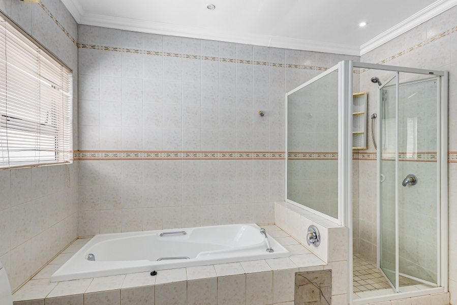 4 Bedroom Property for Sale in Kyalami Estates Gauteng