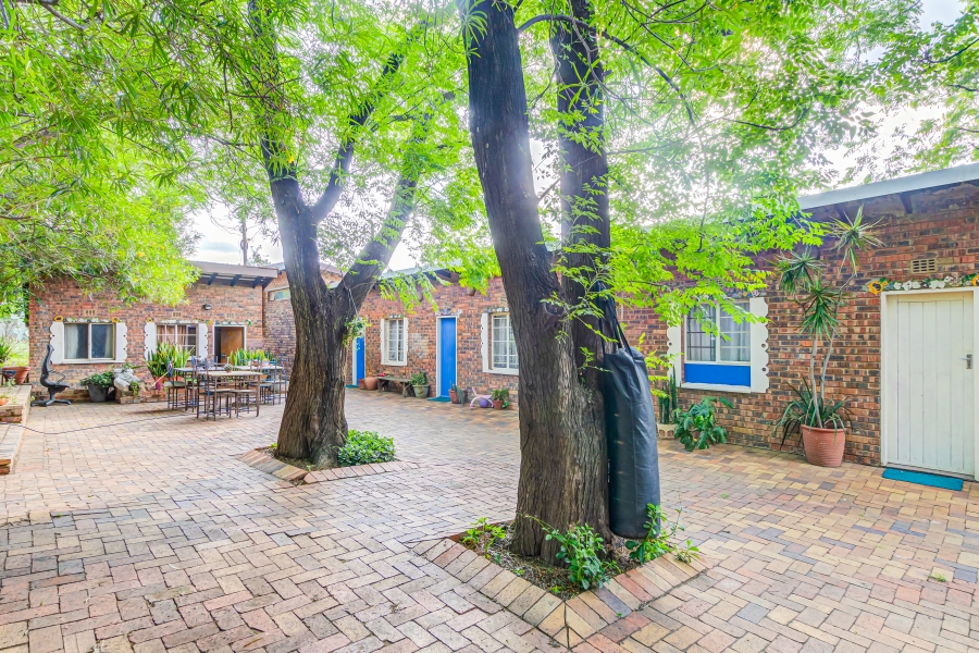 9 Bedroom Property for Sale in Chartwell Gauteng