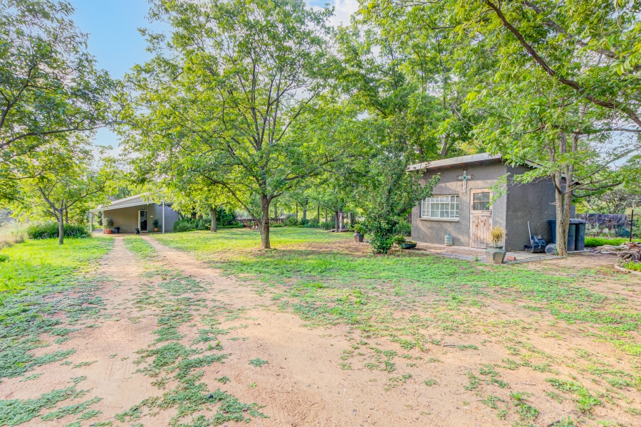 9 Bedroom Property for Sale in Chartwell Gauteng