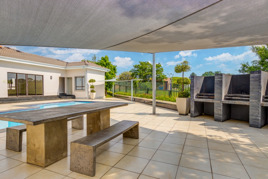 1 Bedroom Property for Sale in Noordwyk Gauteng