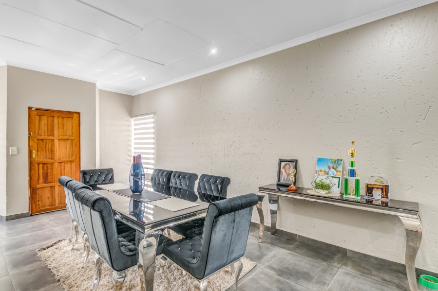 3 Bedroom Property for Sale in Noordwyk Gauteng