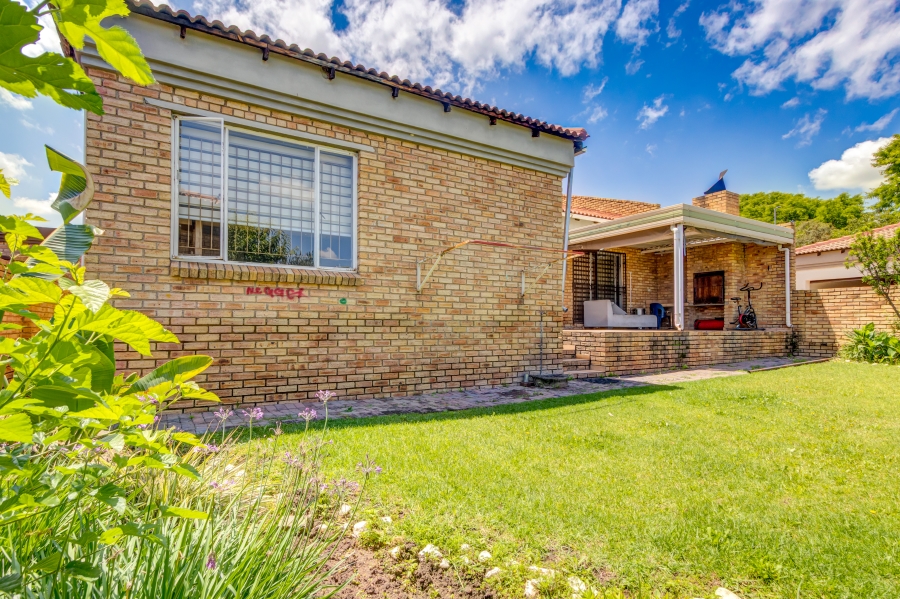 3 Bedroom Property for Sale in Noordwyk Gauteng