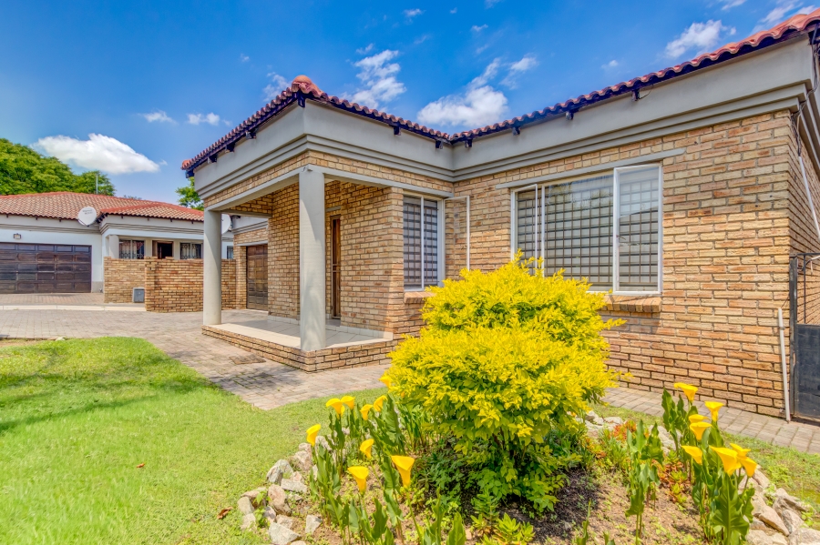 3 Bedroom Property for Sale in Noordwyk Gauteng