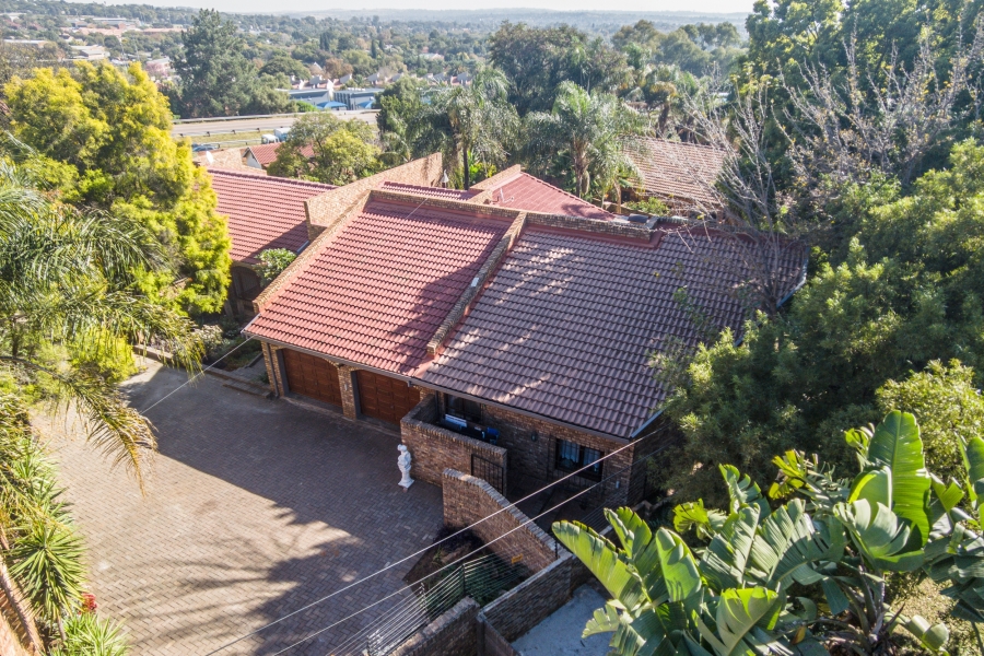 5 Bedroom Property for Sale in Zwartkop Gauteng