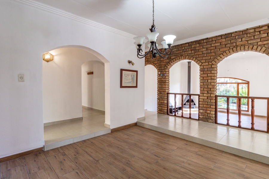 5 Bedroom Property for Sale in Zwartkop Gauteng