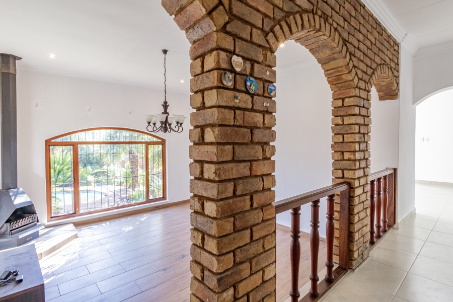 5 Bedroom Property for Sale in Zwartkop Gauteng