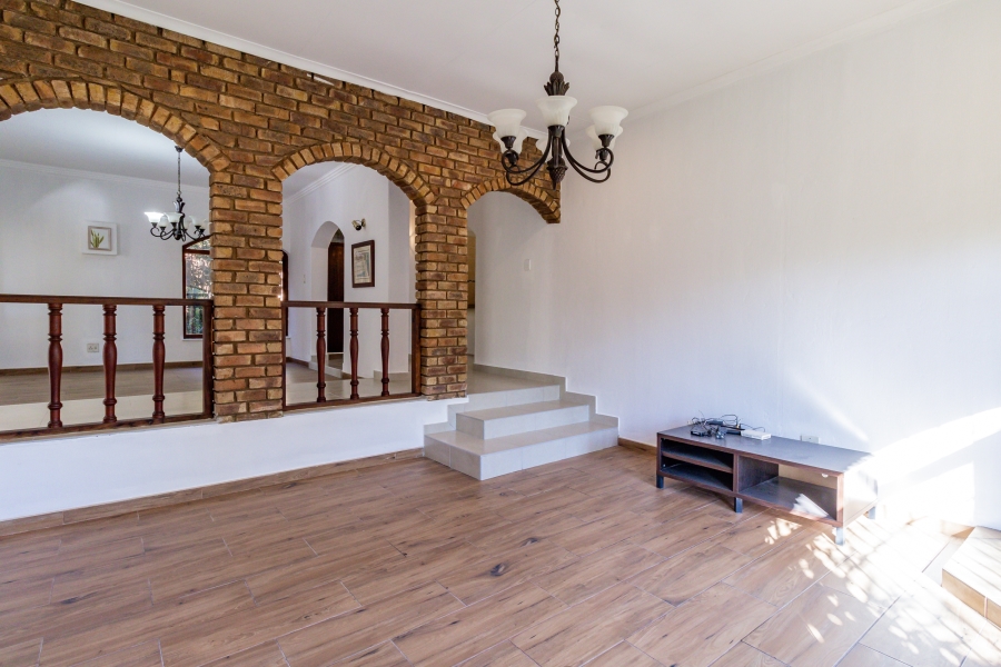 5 Bedroom Property for Sale in Zwartkop Gauteng