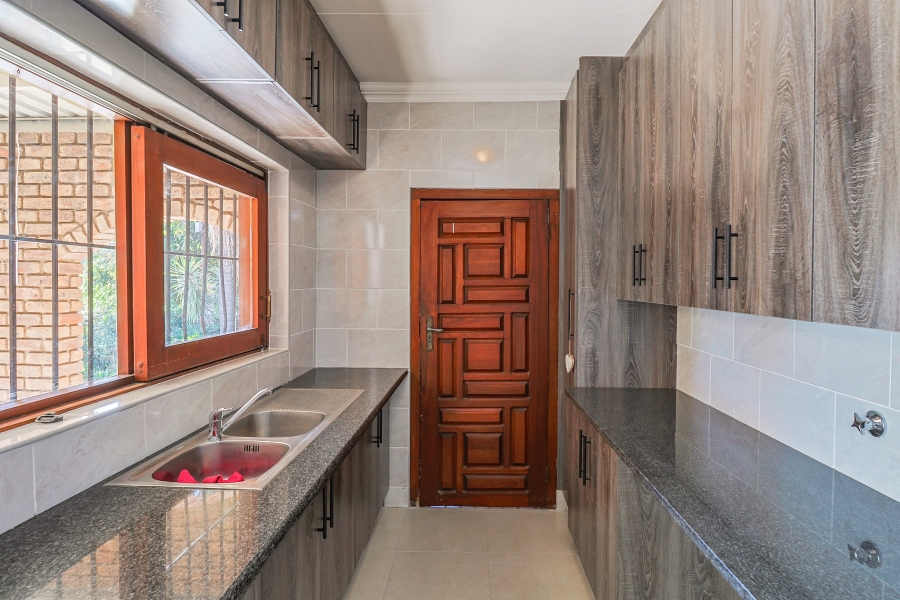 5 Bedroom Property for Sale in Zwartkop Gauteng