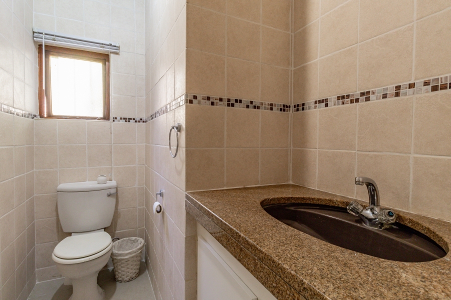 5 Bedroom Property for Sale in Zwartkop Gauteng